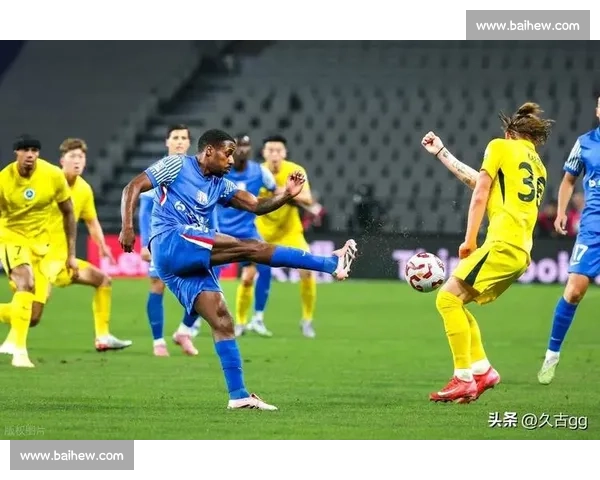 申花队激战全场展现韧性新赛季关键一役引发球迷热议焦点之战